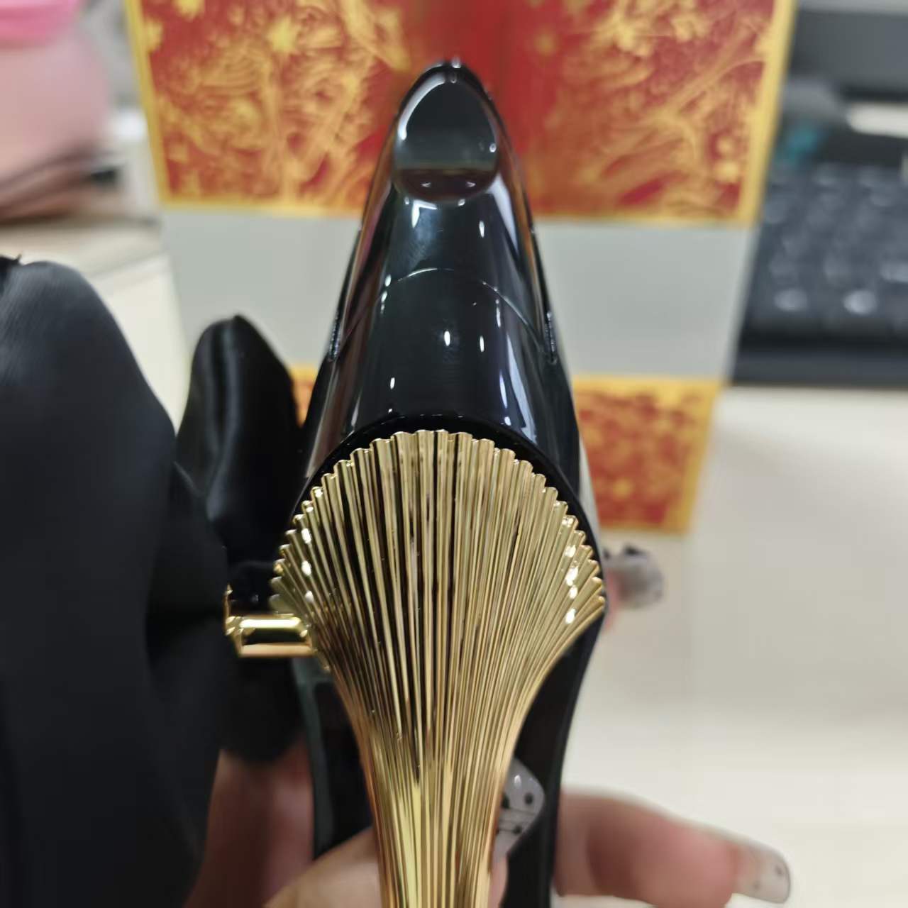 Ca.rolina he'r'era high-heeled - Perfume Fragrance Bottle のレビューと価格